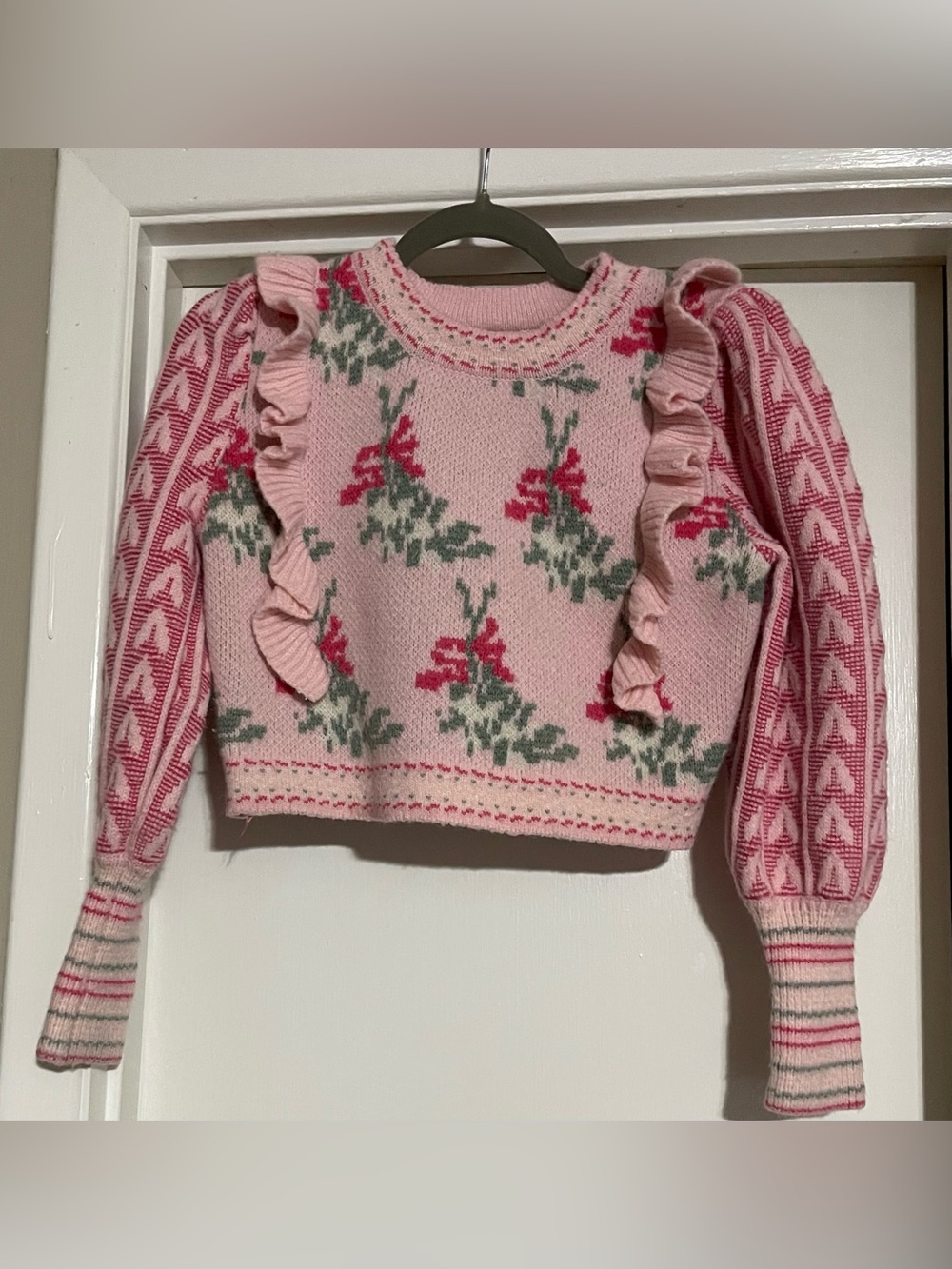 Sunday Up Pink Floral Ruffle Knit Crewneck Sweater Cropped Size S/M